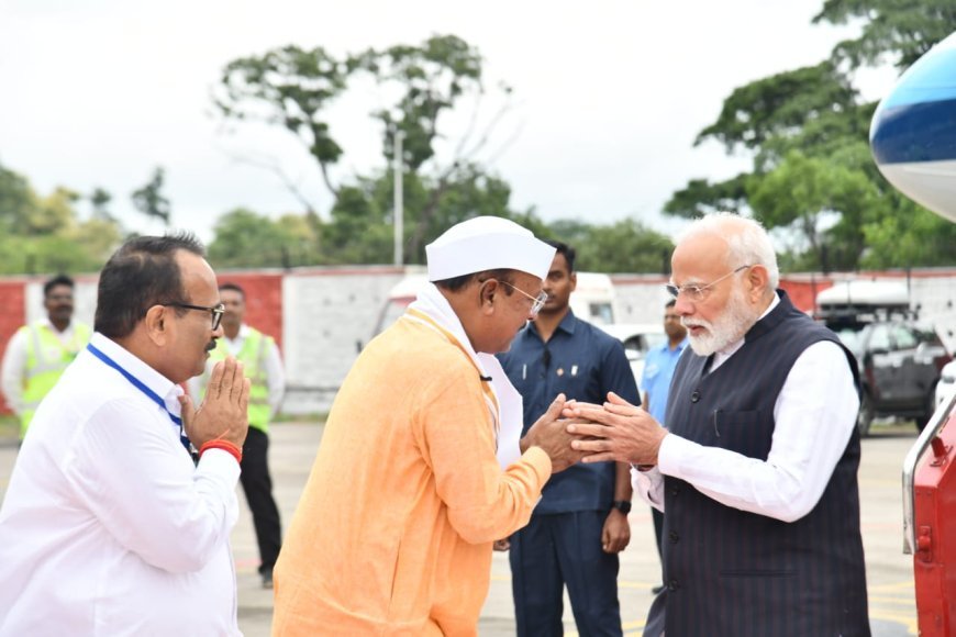 पंतप्रधान नरेंद्र मोदी यांचे चिकलठाणा  विमानतळ वर आगमन व स्वागत