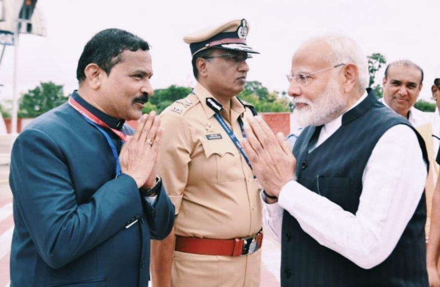पंतप्रधान नरेंद्र मोदी यांचे चिकलठाणा  विमानतळ वर आगमन व स्वागत