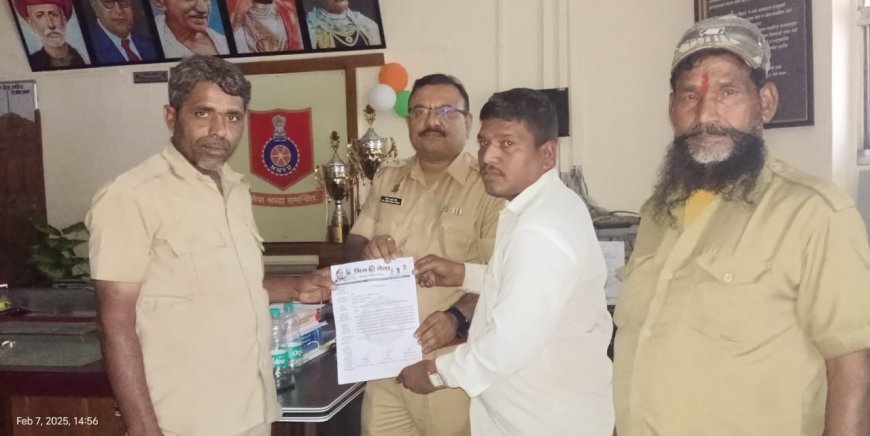 भिम सेना ग्रुप" च्या वतीने अवैध वाहतूक करणाऱ्या कंपनी बसेस वरती कारवाई करण्याची मागणी